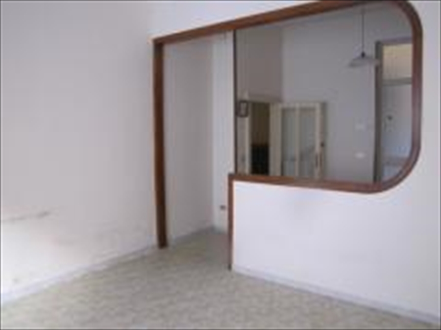 121 V   Appartamento Via Mattonelle /Apartment-small Brindisi Centre