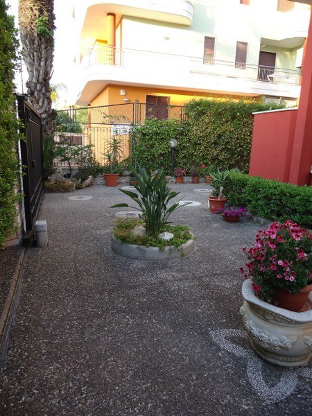aam 015 Elegant big 3 bedroom home to rent/Fittassi 4 vani a Casale