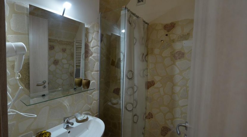 104184281