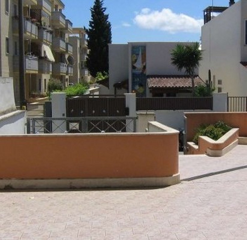 aam 026 Villetta a Schiera affittasi in Via Materdomini/ Attached villa to rent in Via Materdomini