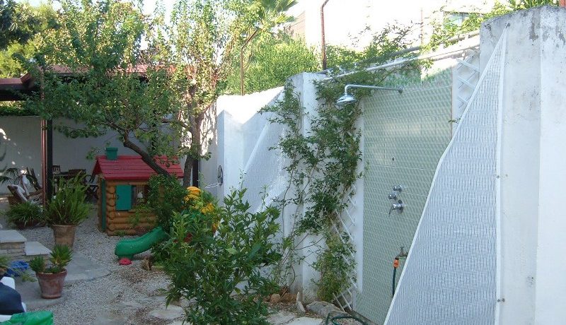 back patio from shower _800_600