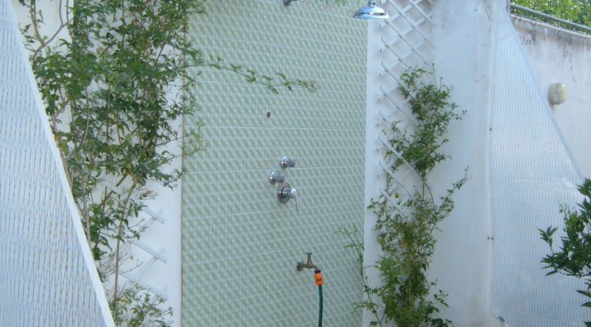 shower out (hot)