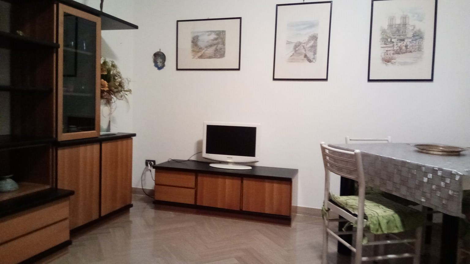 aam 561 Bivano Via Prov.Lecce/Small Flat with car space Br Town